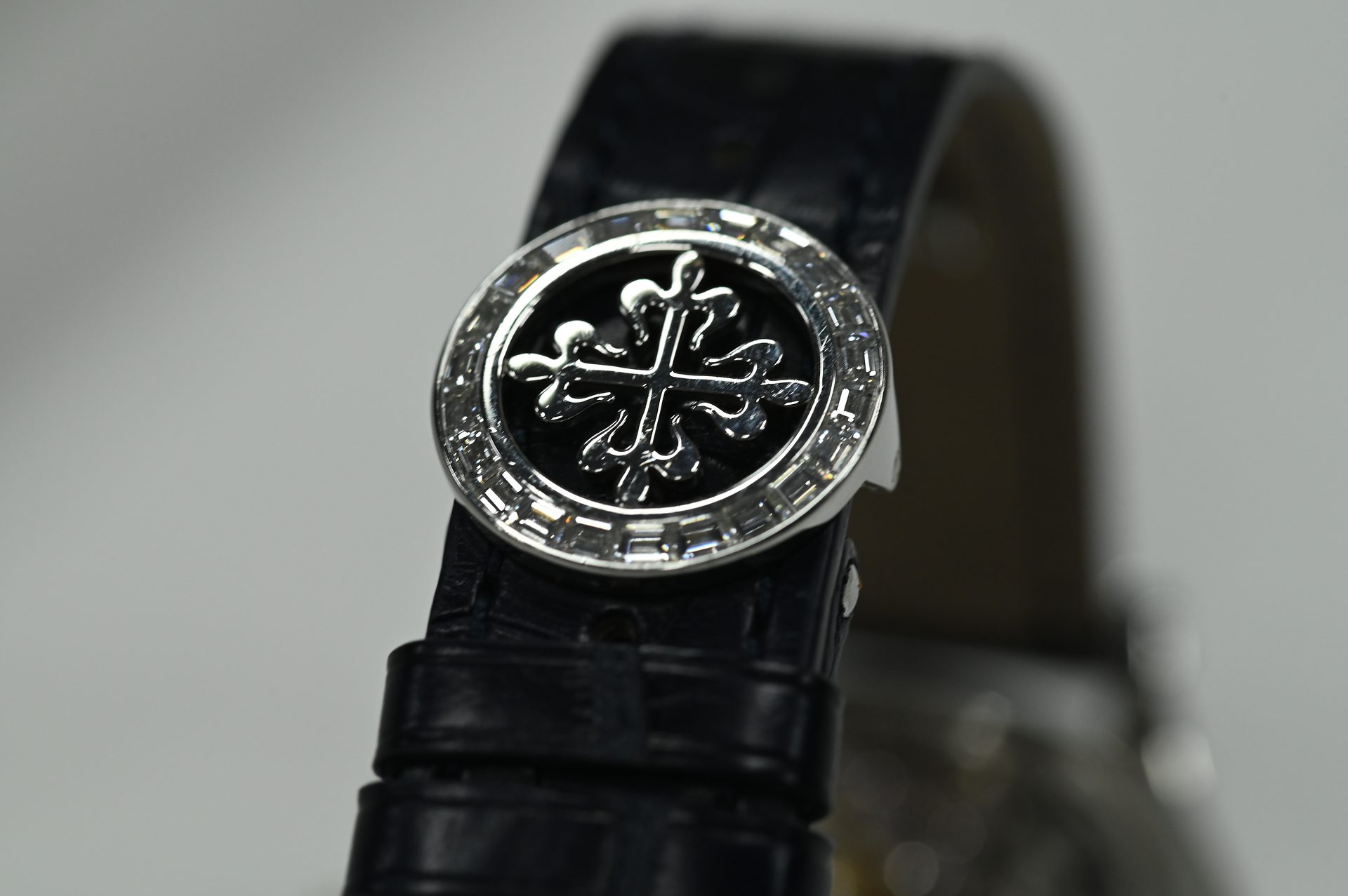 Patek Philippe Annual Calendar Chronograph, Tiffany & Co. dial — Signed folding clasp with the Calatrava cross.