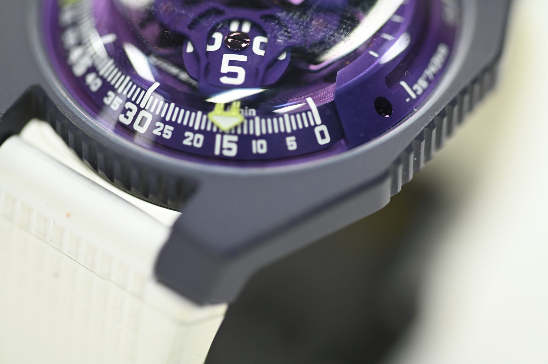 URWERK UR-100V — Satellite hours sweeping the minute track on their orbital carriage.